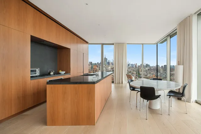 $28,000 | 215 Chrystie Street, Unit 27E | Lower East Side