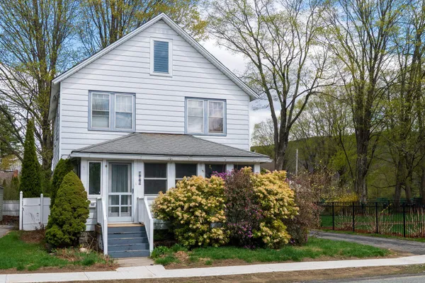 $339,000 | 117 Oak Grove Avenue, Brattleboro, VT 05301