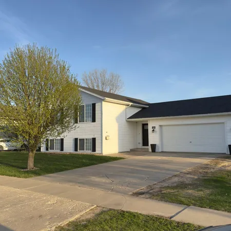 $329,900 | 520 Elliot Drive Southeast, Grand Meadow, MN 55936