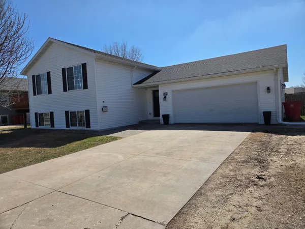 $329,900 | 520 Elliot Drive Southeast, Grand Meadow, MN 55936