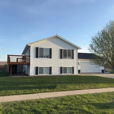 $329,900 | 520 Elliot Drive Southeast, Grand Meadow, MN 55936