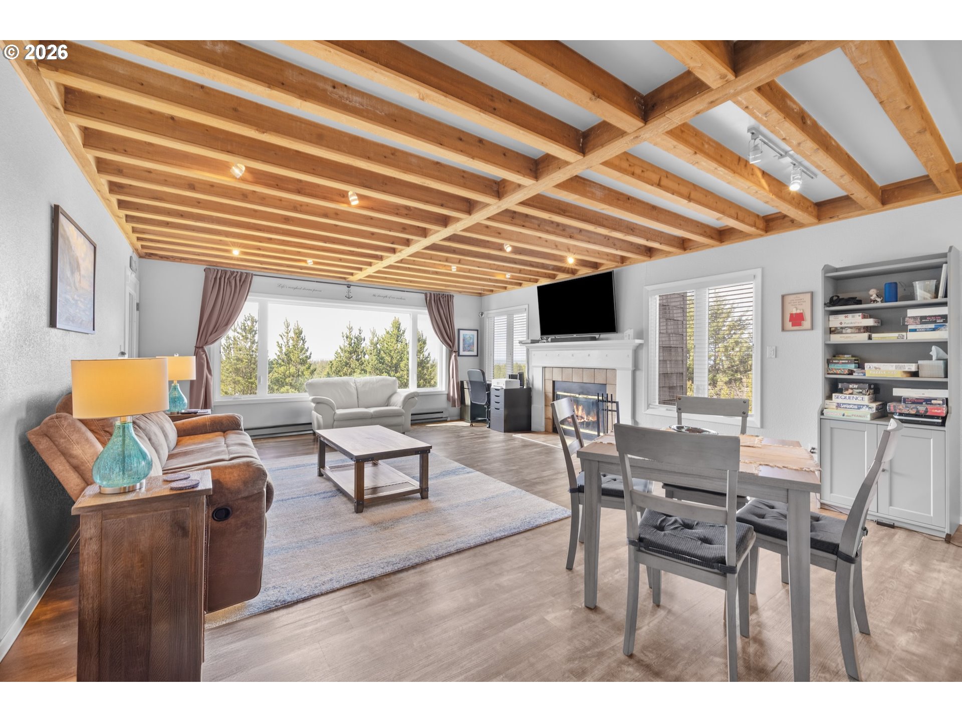 2801 Willows Road, Unit 8 Seaview, WA 98644 - Photo 17 of 21 Living Room/Dining Room