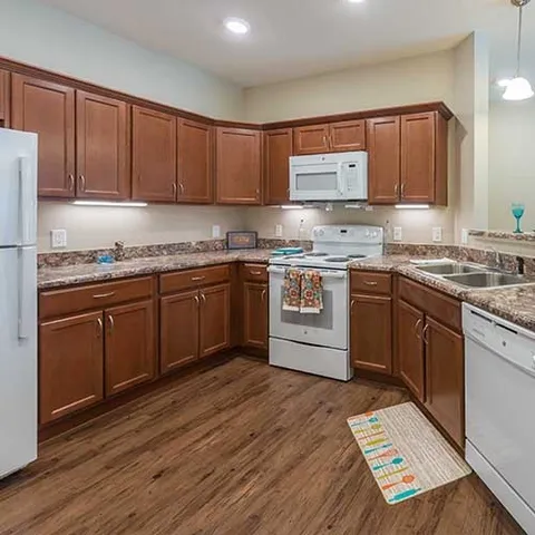 $595 | 809 East Briggs Drive, Macon, MO 63552