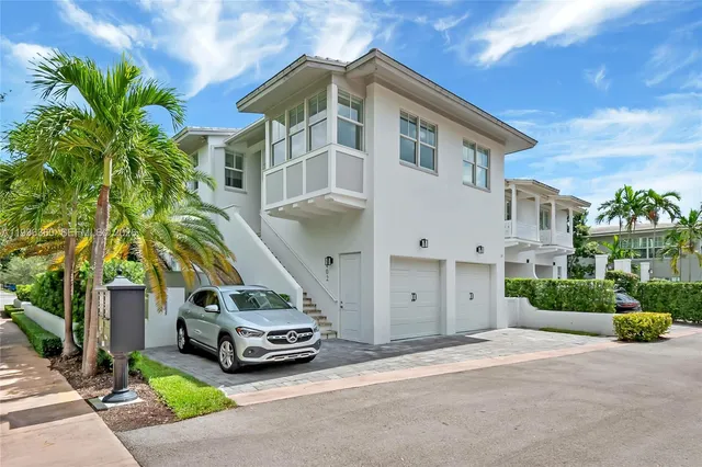 $11,500 | 3400 Ponce De Leon Boulevard, Coral Gables, FL 33134