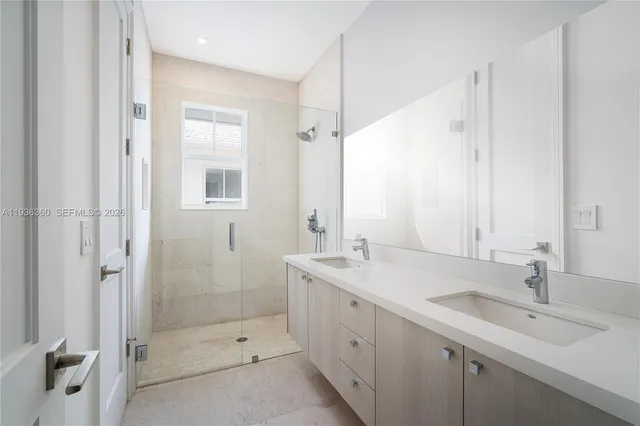 $11,500 | 3400 Ponce De Leon Boulevard, Coral Gables, FL 33134