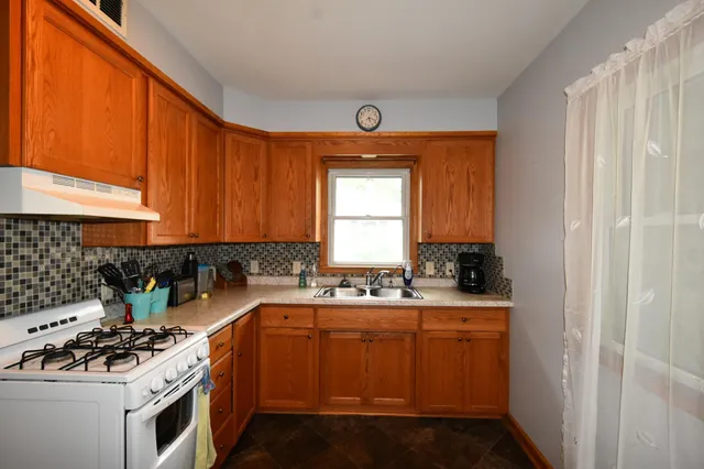 $249,900 | 345 East 5th Street, Zumbrota, MN 55992