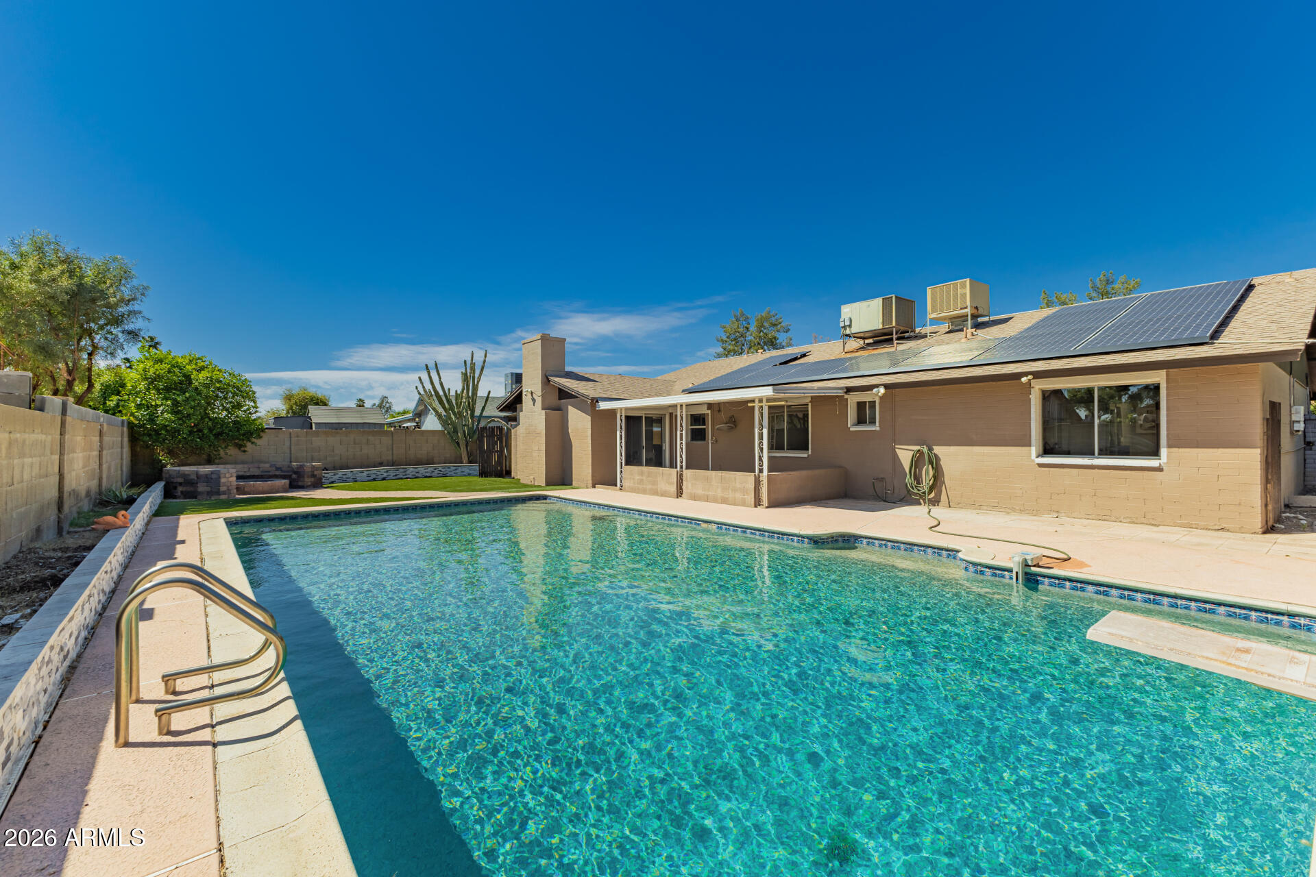 2915 West Hearn Road Phoenix, AZ 85053 - Photo 24 of 28 a view of a house with pool