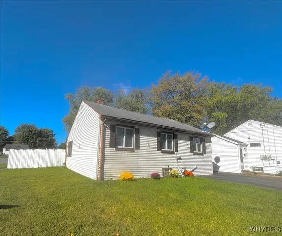 $184,000 | 22 Idlebrook Drive, Cheektowaga, NY 14225