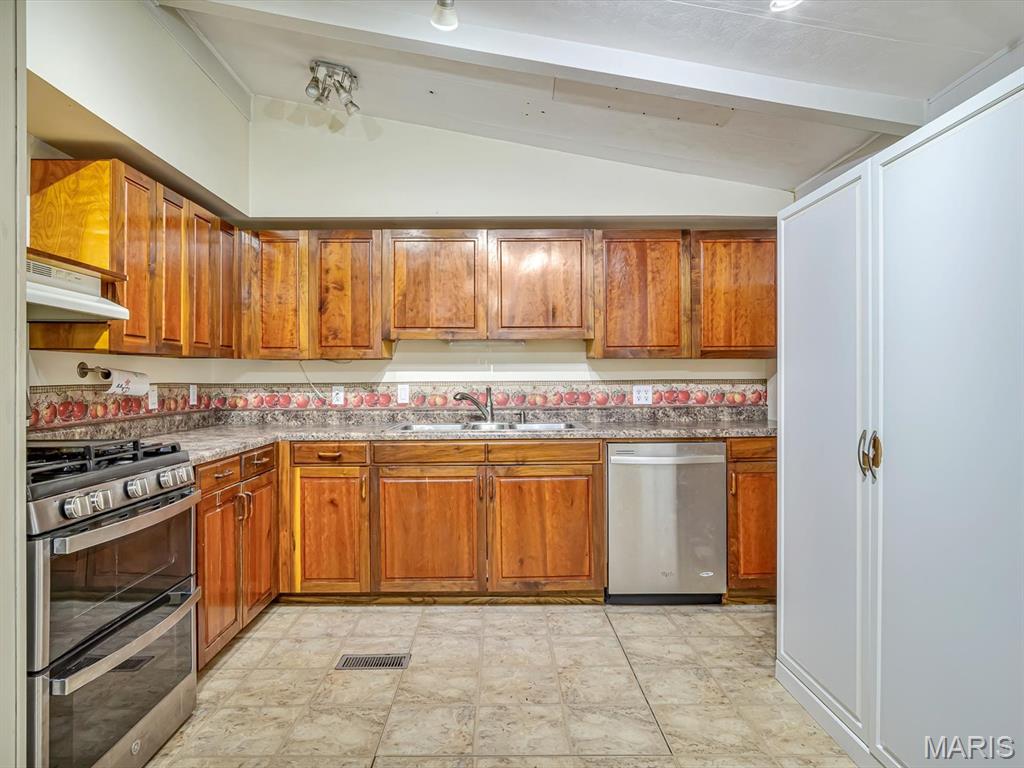 8816 Highway 154 Baldwin, IL 62217 - Photo 11 of 19