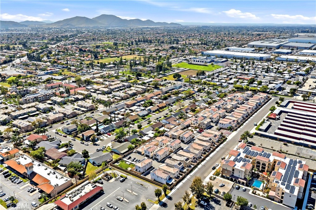 335 Carson Court Rialto, CA 92376 - Photo 33 of 34 an aerial view of a city