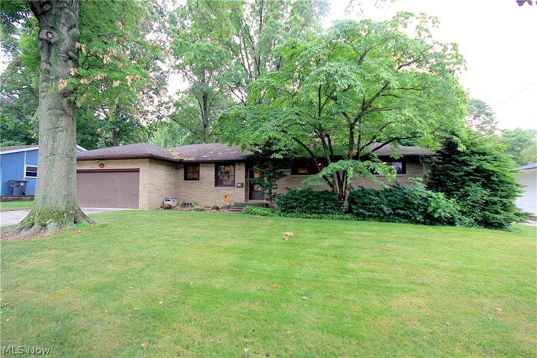 368 Sandhurst Road Akron, OH 44333 - Photo 1 of 32 Gallery Image 1