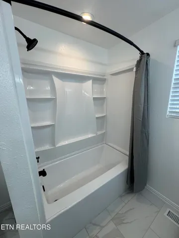 $339,000 | 195 Granby Lane, Harrogate, TN 37752