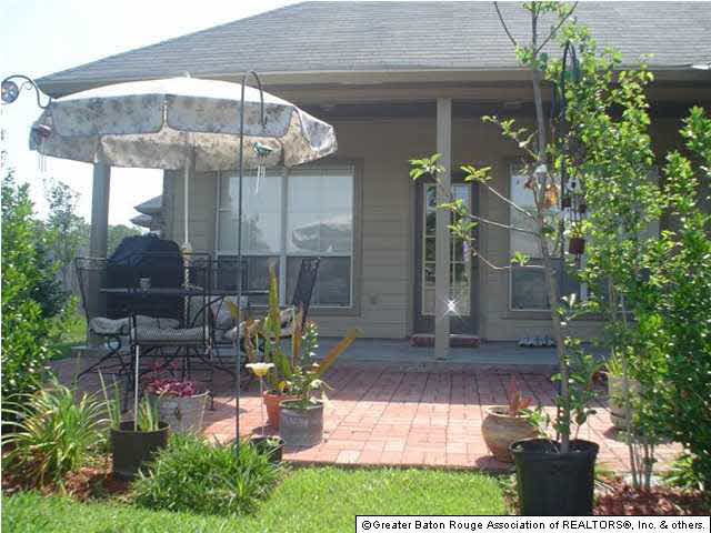282 Allan Drive Baton Rouge, LA 70815 - Photo 2 of 5