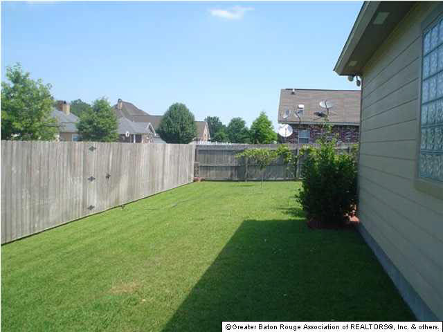 282 Allan Drive Baton Rouge, LA 70815 - Photo 3 of 5