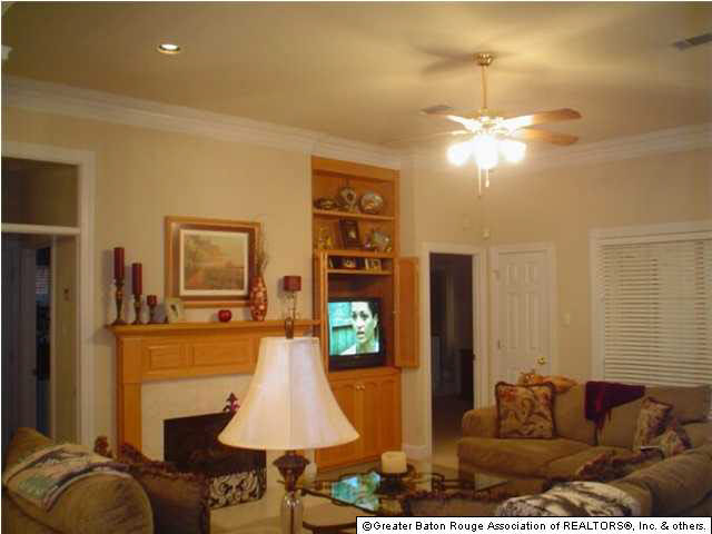 282 Allan Drive Baton Rouge, LA 70815 - Photo 4 of 5