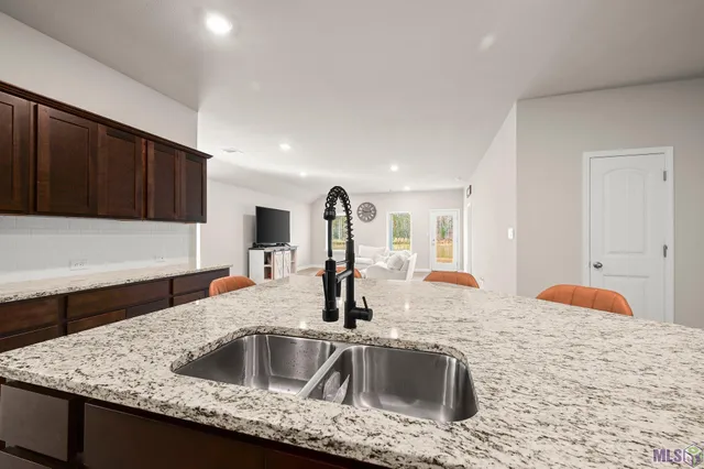 $269,500 | 13083 Bayberry Avenue, Walker, LA 70785