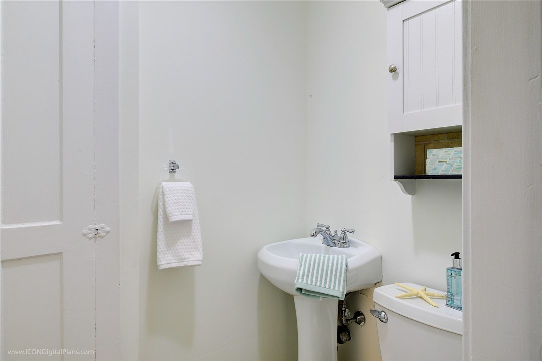 161 Mitchell's Lane Middletown, RI 02842 - Photo 16 of 32