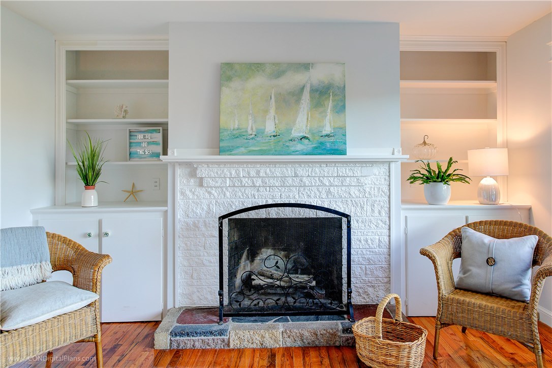 161 Mitchell's Lane Middletown, RI 02842 - Photo 5 of 32