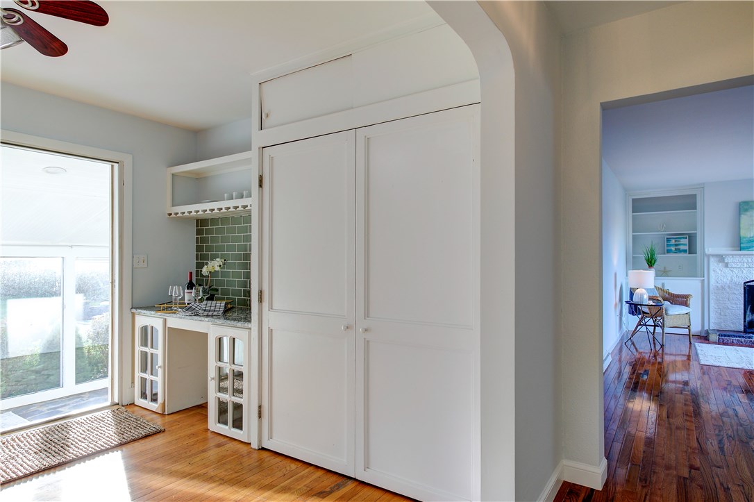 161 Mitchell's Lane Middletown, RI 02842 - Photo 9 of 32