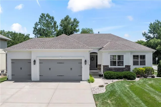 $540,000 | 2223 Southwest Feather Ridge Road, Lee's Summit, MO 64082