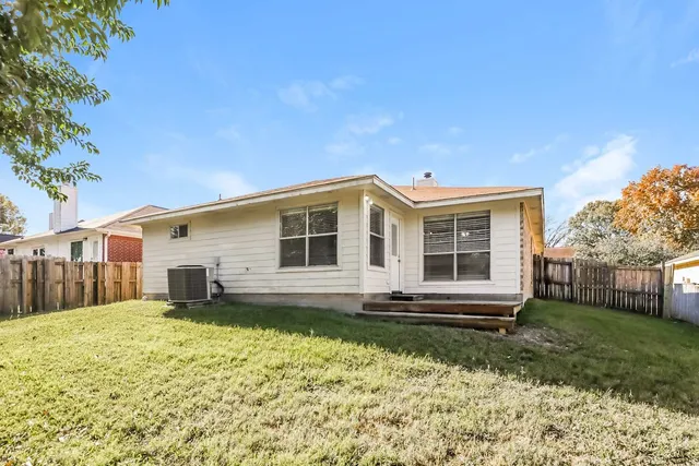 $1,720 | 10714 Estelle Circle, Montgomery, TX 77356