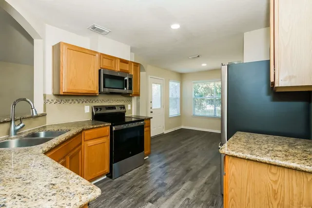 $1,720 | 10714 Estelle Circle, Montgomery, TX 77356