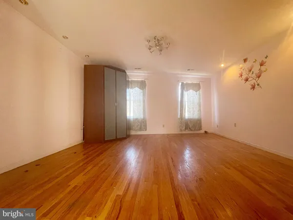 $3,000 | 1005 South 10th Street, Philadelphia, PA 19147