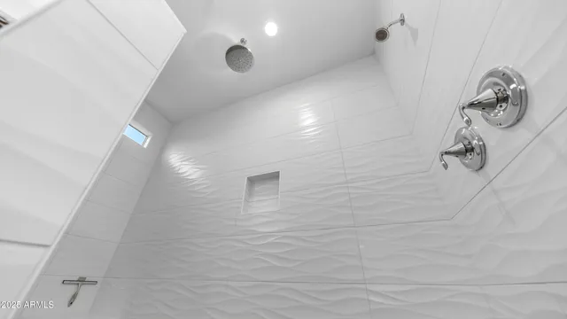 $2,900 | 16159 South 177th Drive, Goodyear, AZ 85338