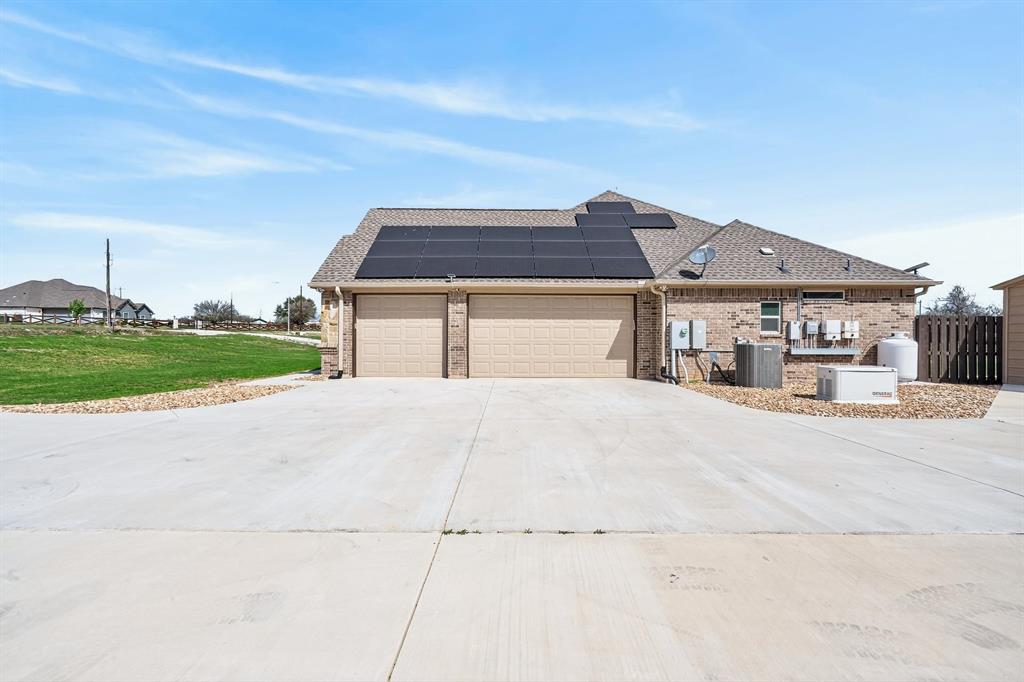7613 Carter Ranch Road Azle, TX 76020 - Photo 27 of 37 3 car oversized garage!