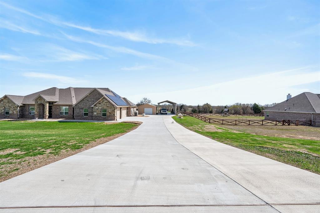 7613 Carter Ranch Road Azle, TX 76020 - Photo 31 of 37 Plenty of parking space!