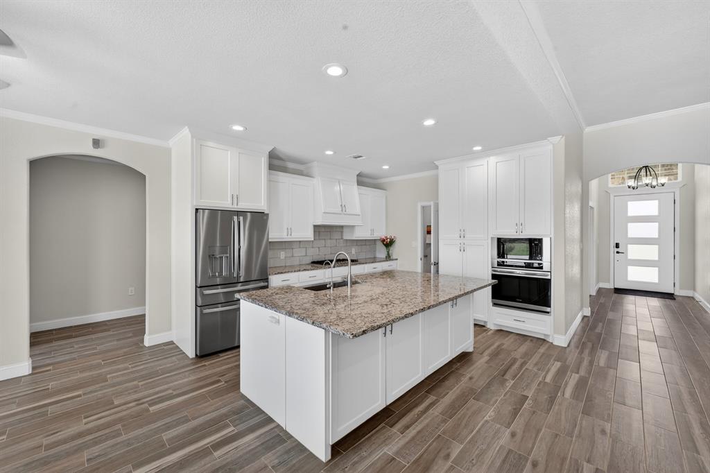 7613 Carter Ranch Road Azle, TX 76020 - Photo 9 of 37 Lots of recess lighting!