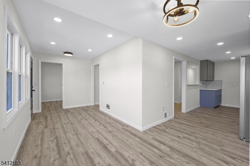 728 Glen Road Sparta, NJ 07871 - Photo 2 of 19