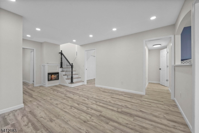 728 Glen Road Sparta, NJ 07871 - Photo 3 of 19