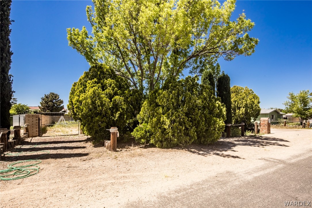 3641 North Skylark Road Kingman, AZ 86409 - Photo 2 of 37