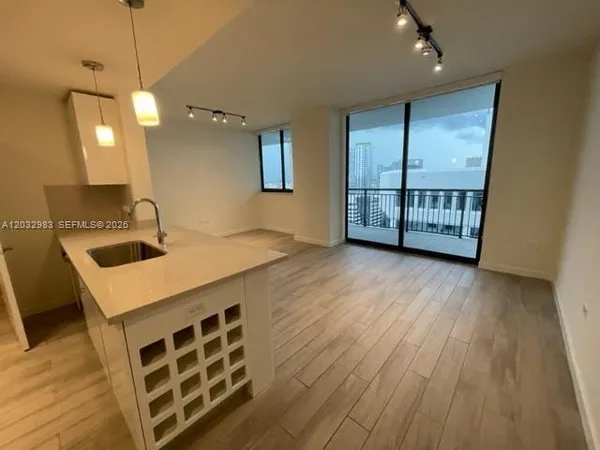 $3,990 | 999 Southwest 1st Avenue, Unit 3115, Miami, FL 33130