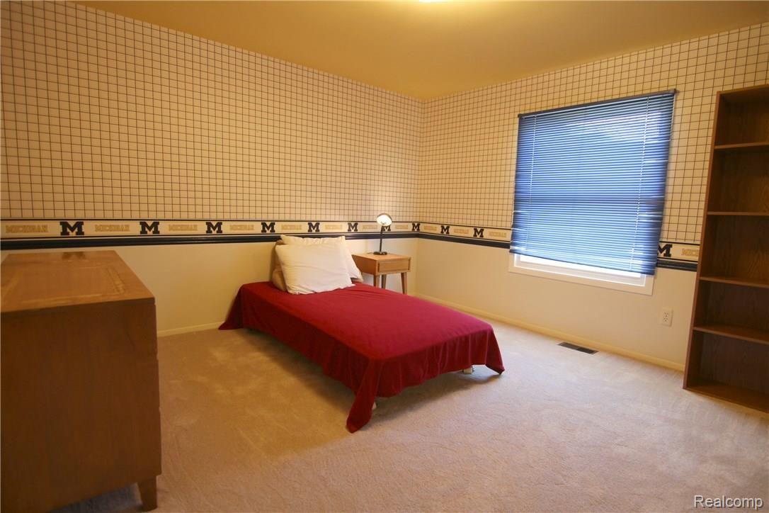 1111 Hemlock Drive Rochester, MI 48307 - Photo 24 of 28 JHelock Dr Bedroom 1.jpg