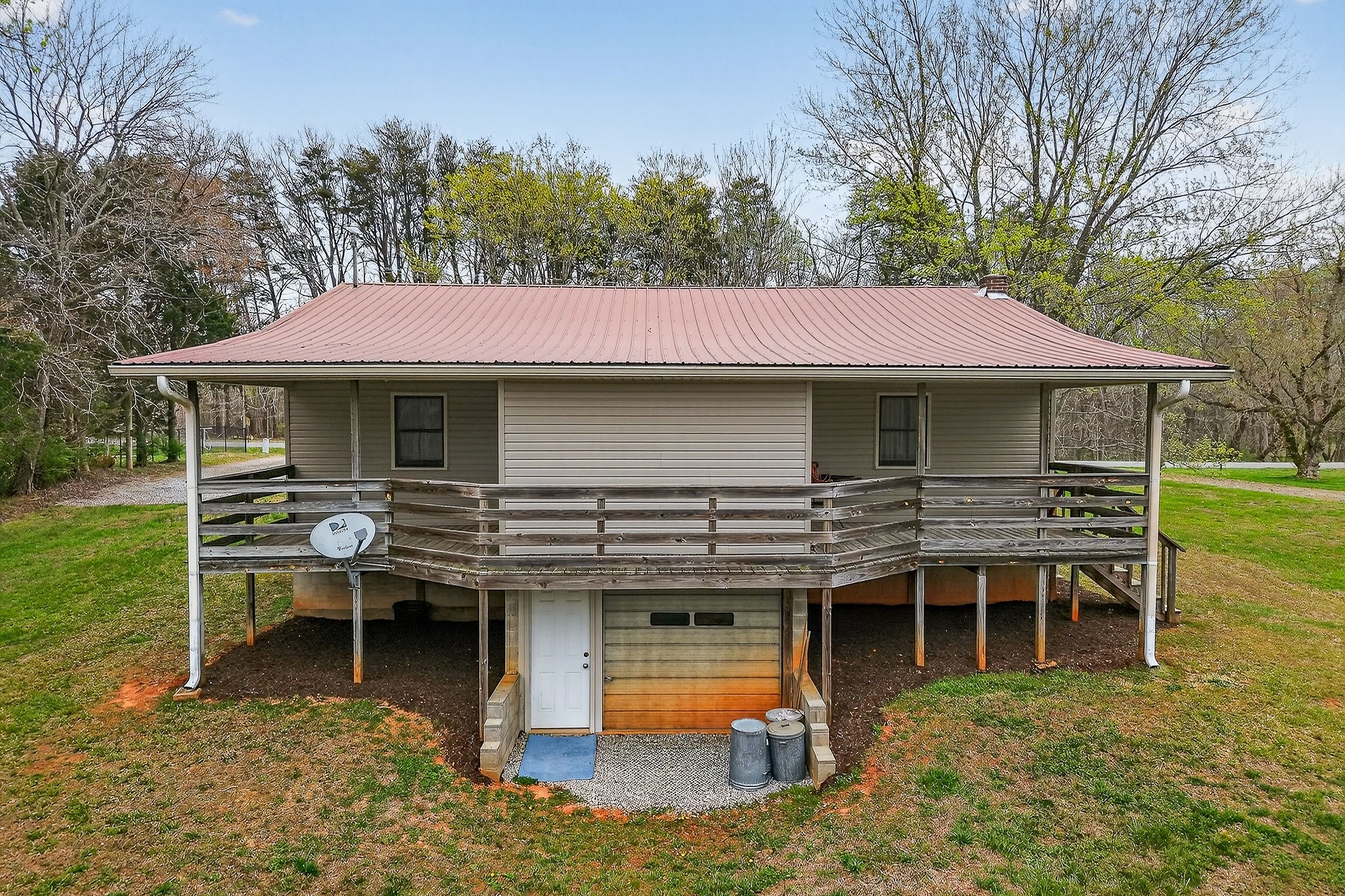 131 Poplar Springs Road Cookeville, TN 38506 - Photo 37 of 50 a balcony with a table and chairs