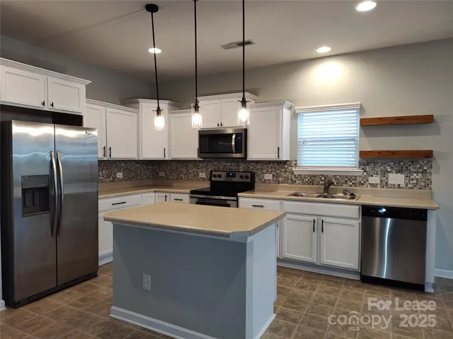 $2,250 | 13415 Hunting Birds Lane, Charlotte, NC 28278