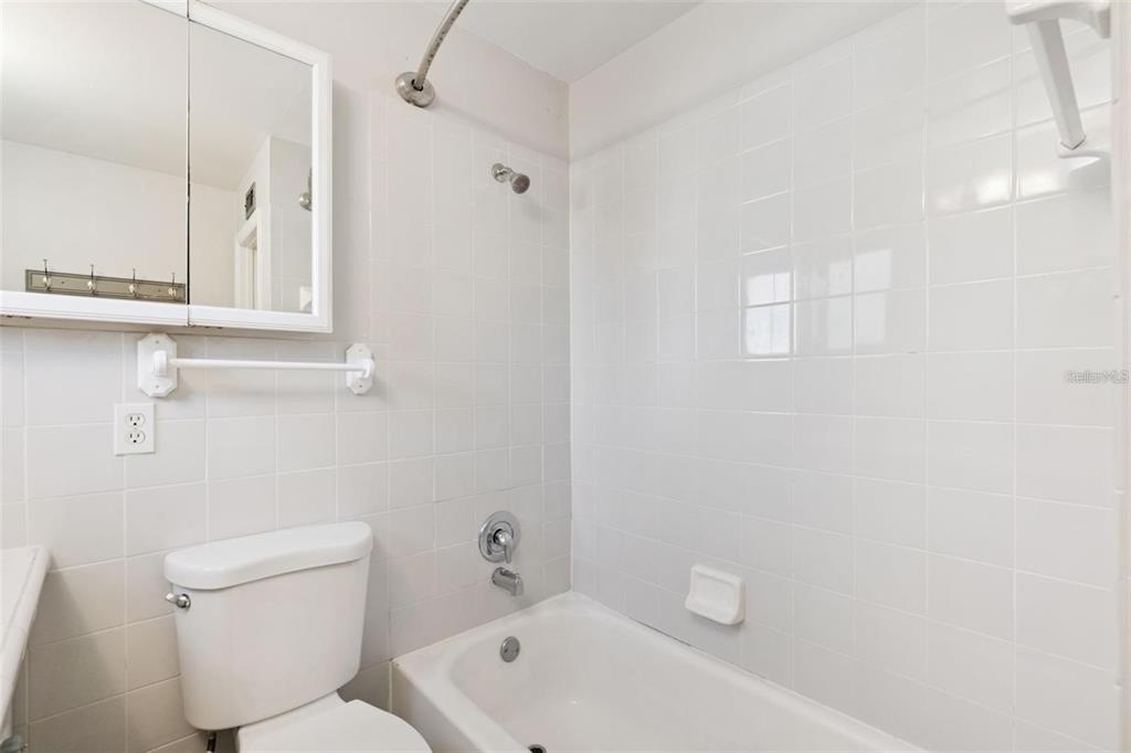 320 Lakeview Street, Unit 213 Orlando, FL 32804 - Photo 17 of 24