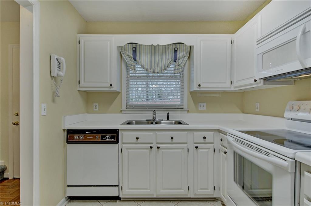 1716 Ternberry Road High Point, NC 27262 - Photo 9 of 21 Gallery Image 9