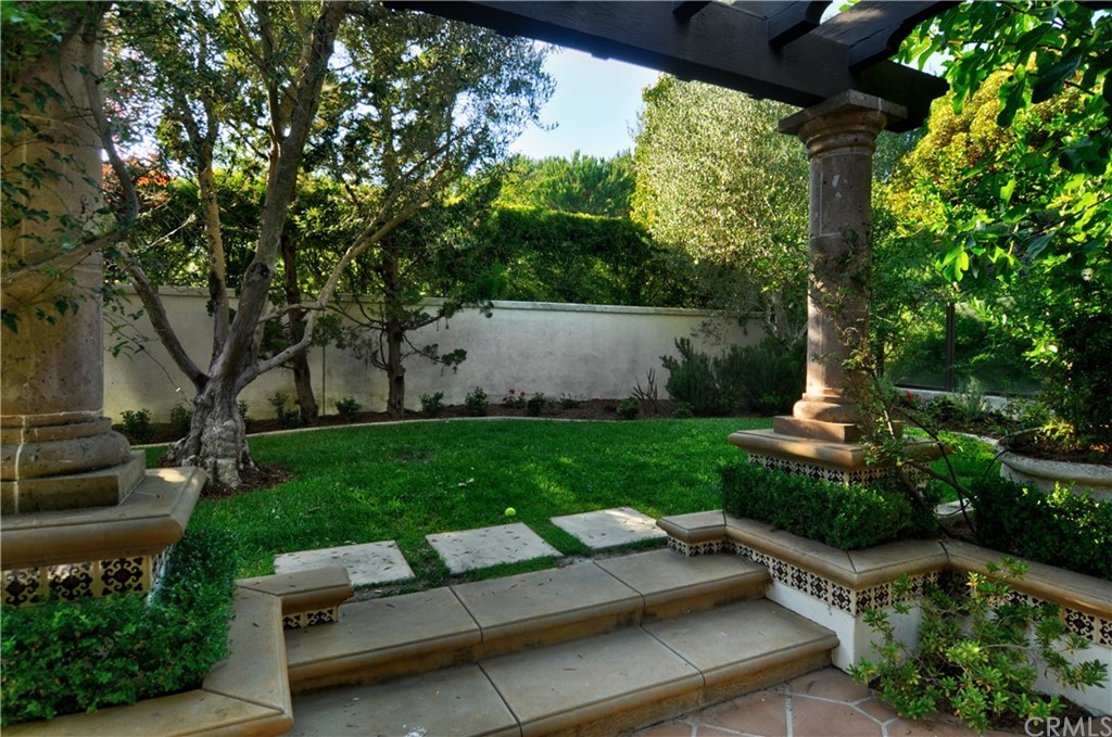 21 Catania Newport Coast, CA 92657 - Photo 28 of 31 a view of a garden with plants