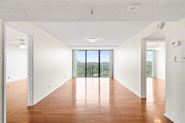 $309,000 | 3211 West Swann Avenue, Unit 707, Tampa, FL 33609