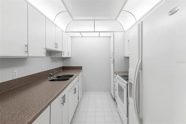 $309,000 | 3211 West Swann Avenue, Unit 707, Tampa, FL 33609