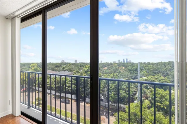 $309,000 | 3211 West Swann Avenue, Unit 707, Tampa, FL 33609