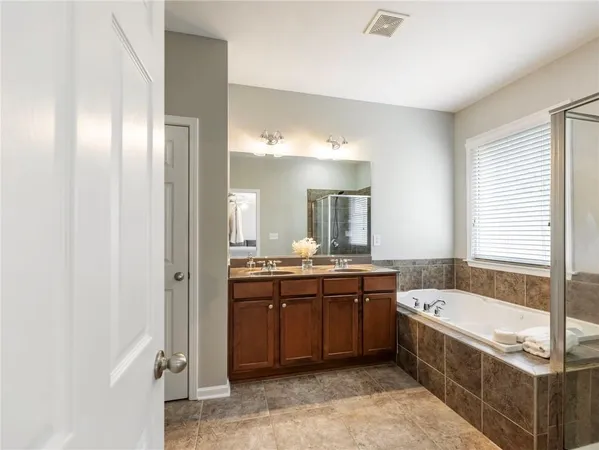 $575,000 | 7529 Brookstone Circle, Flowery Branch, GA 30542