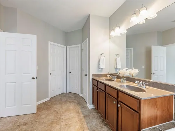 $575,000 | 7529 Brookstone Circle, Flowery Branch, GA 30542