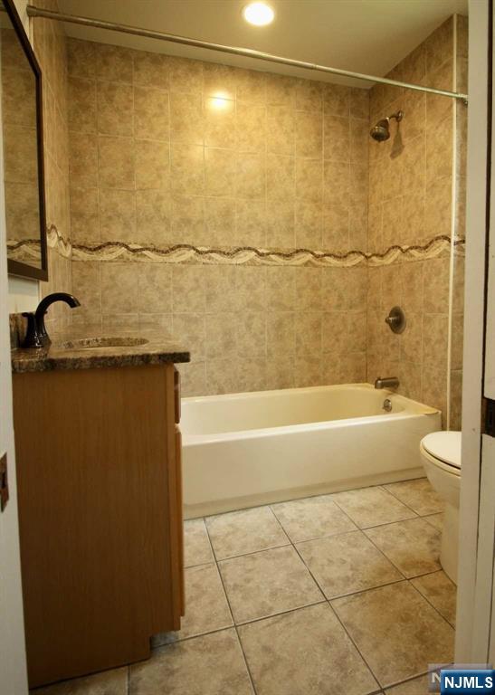 6 Cottage Place Allendale, NJ 07401 - Photo 10 of 20 a bathroom with a shower and a bath tub