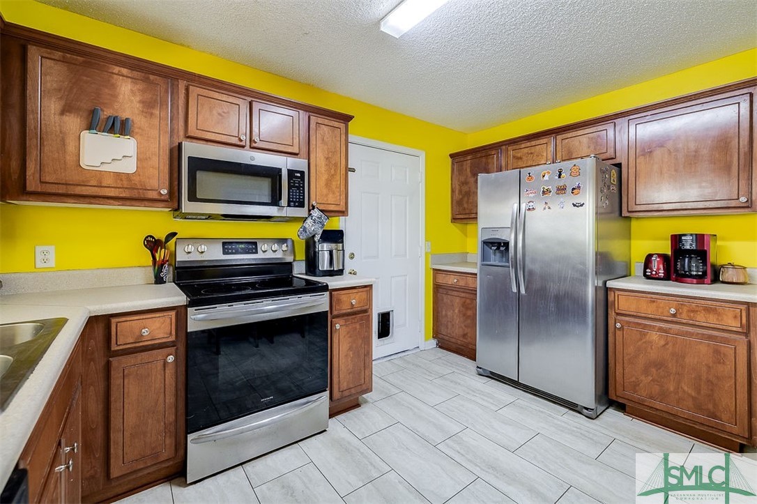 208 Kelly Avenue Rincon, GA 31326 - Photo 13 of 31 Kitchen
