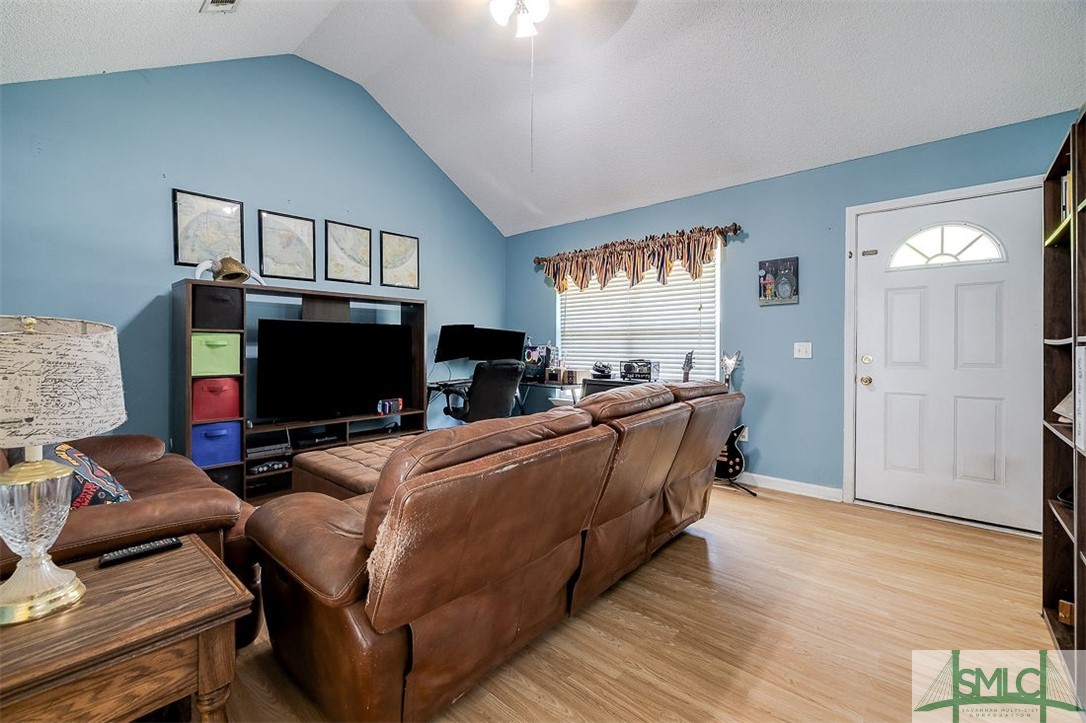 208 Kelly Avenue Rincon, GA 31326 - Photo 5 of 31 Living Room