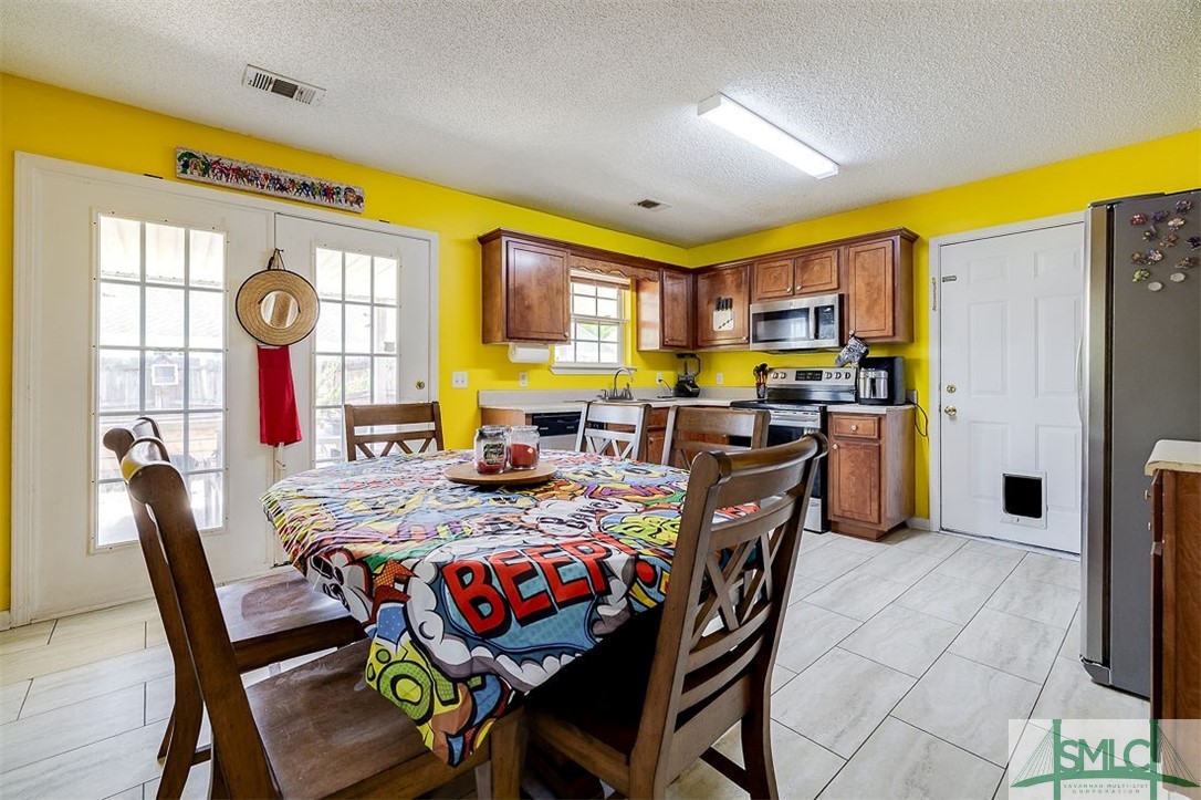 208 Kelly Avenue Rincon, GA 31326 - Photo 10 of 31 Dining Area